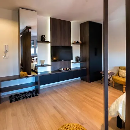 Appartement Story,nikole Cupica