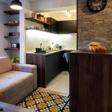 Story,nikole Cupica *