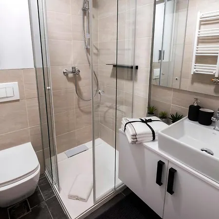 Story,nikole Cupica *