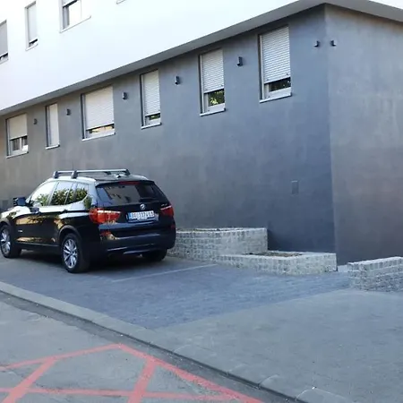 Story,nikole Cupica Appartement *