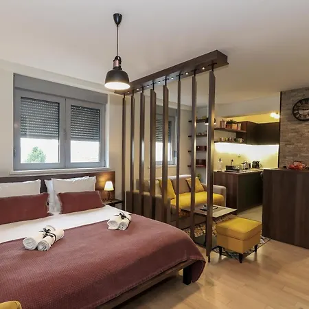 Story,nikole Cupica Apartment *
