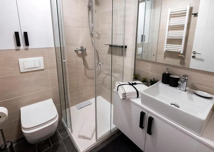 Story,nikole Cupica *